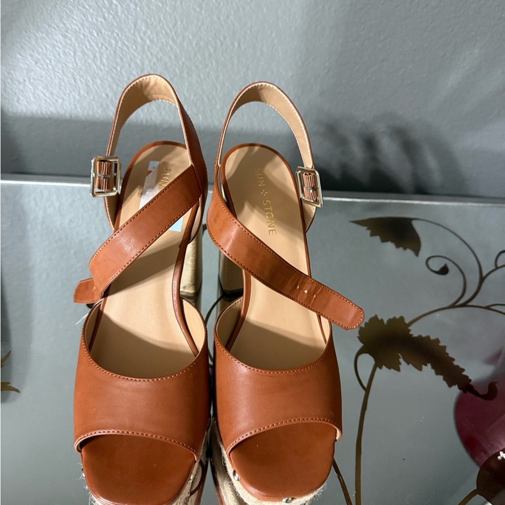 Chic Brown Platform Sandals - Picture 2 of 7